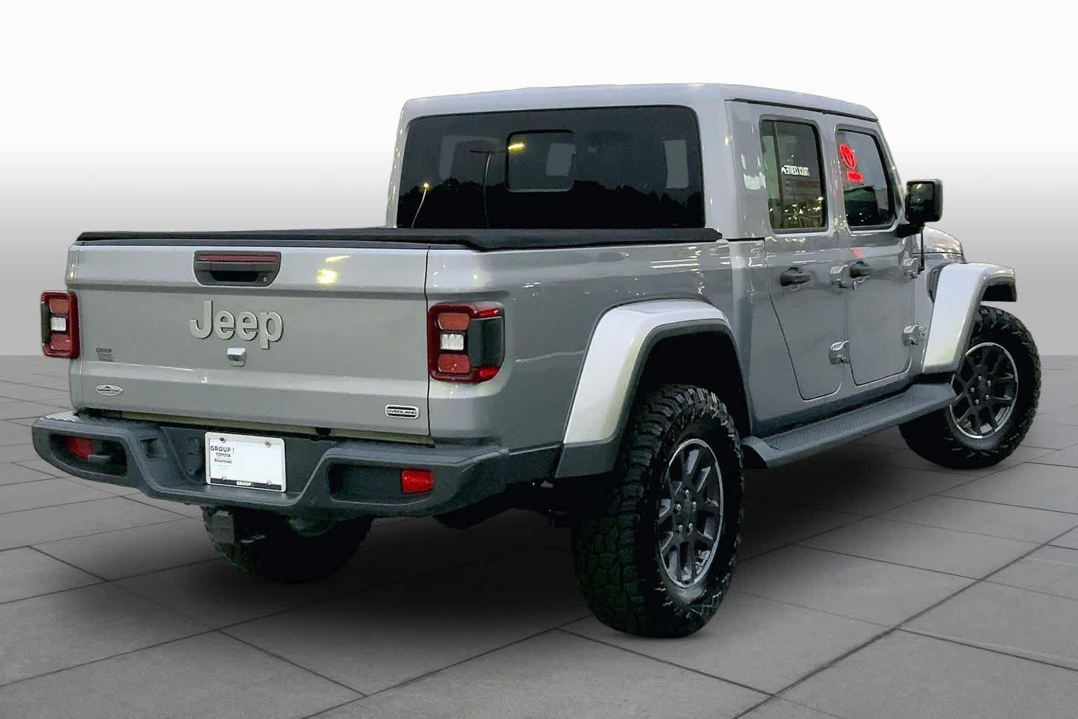 Used 2020 Jeep Gladiator Overland AWD/4WD image 12