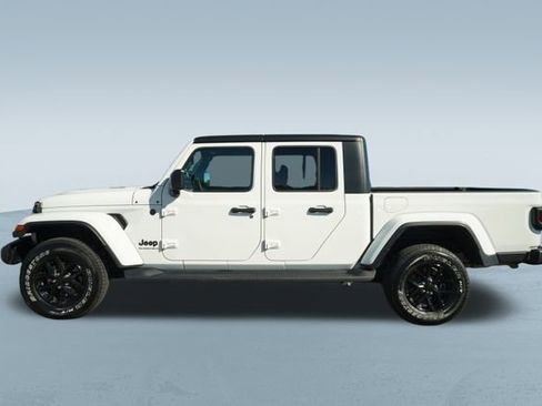 Used 2023 Jeep Gladiator Sport image 4