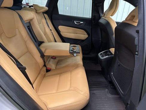 Certified 2023 Volvo XC60 B5 Ultimate w/ Protection Package Premier image 21