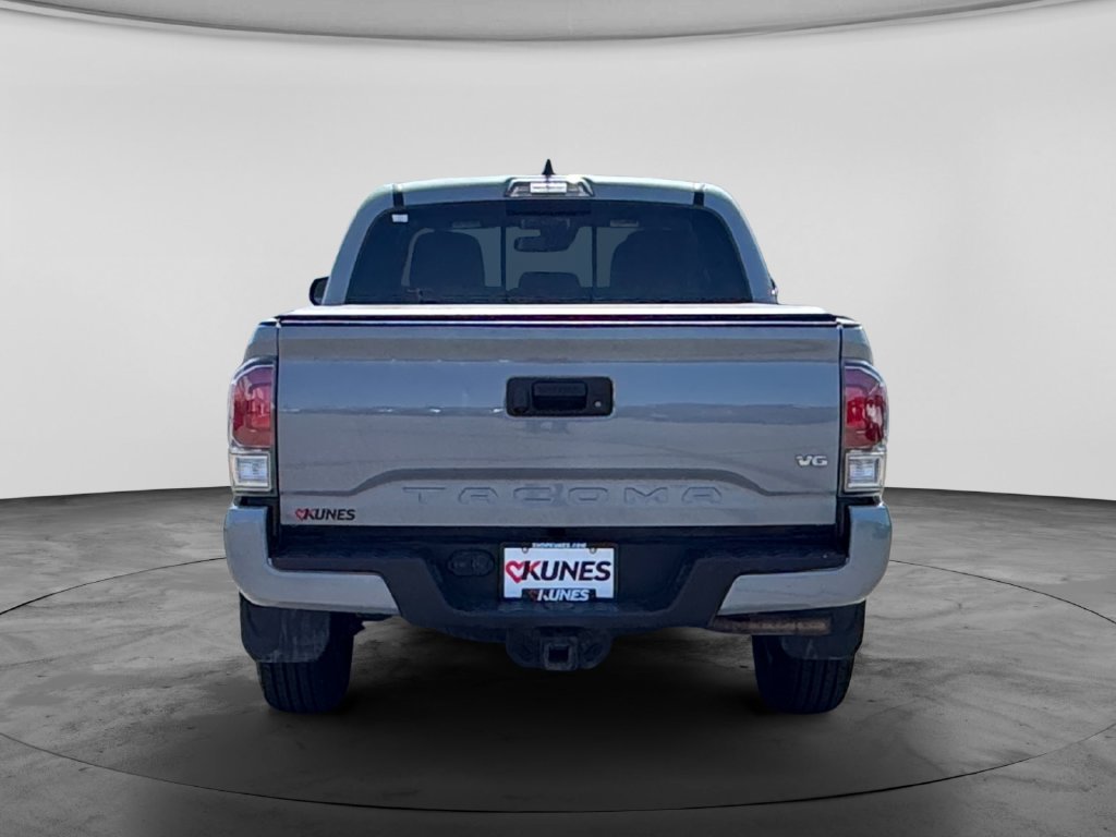 Used 2021 Toyota Tacoma TRD Sport AWD/4WD image 9