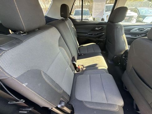 Used 2021 Chevrolet Traverse LS image 31