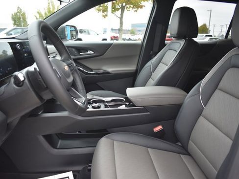 New 2026 Chevrolet Equinox LT w/ Convenience Package II image 15