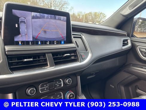 Used 2021 Chevrolet Suburban Z71 w/ Z71 Signature Package image 17