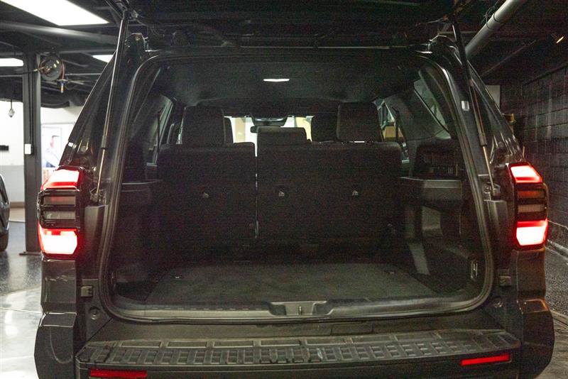 Used 2025 Toyota 4Runner SR5 AWD/4WD image 7