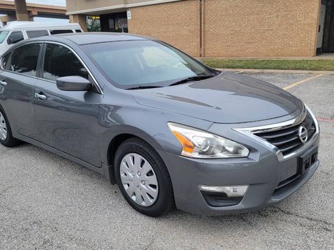 Used 2015 Nissan Altima 2.5 S w/ Power Driver Seat Package FWD image 2