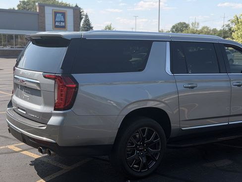 Used 2024 GMC Yukon XL Denali AWD/4WD image 5