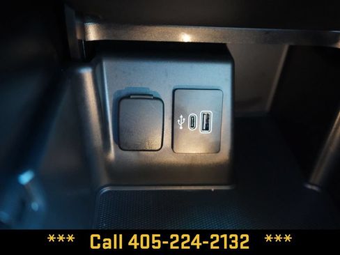 Used 2025 Ford Explorer Active w/ Active Comfort Package RWD image 36