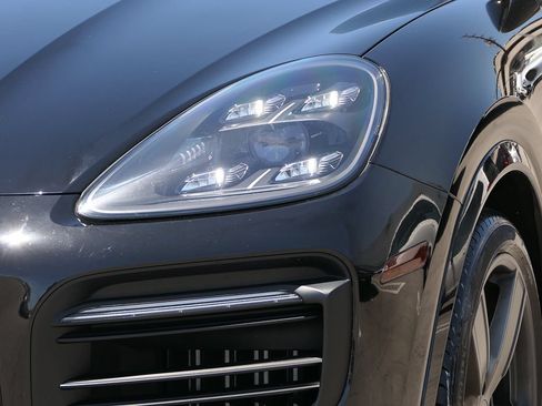Used 2023 Porsche Cayenne S AWD/4WD image 7