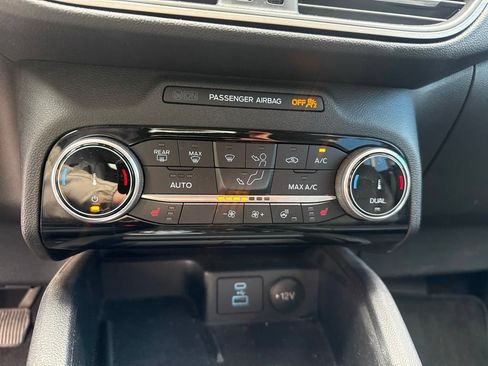 Used 2022 Ford Escape SEL w/ Technology Package AWD/4WD image 31