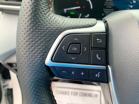 Used 2024 Toyota Sienna XSE FWD image 9