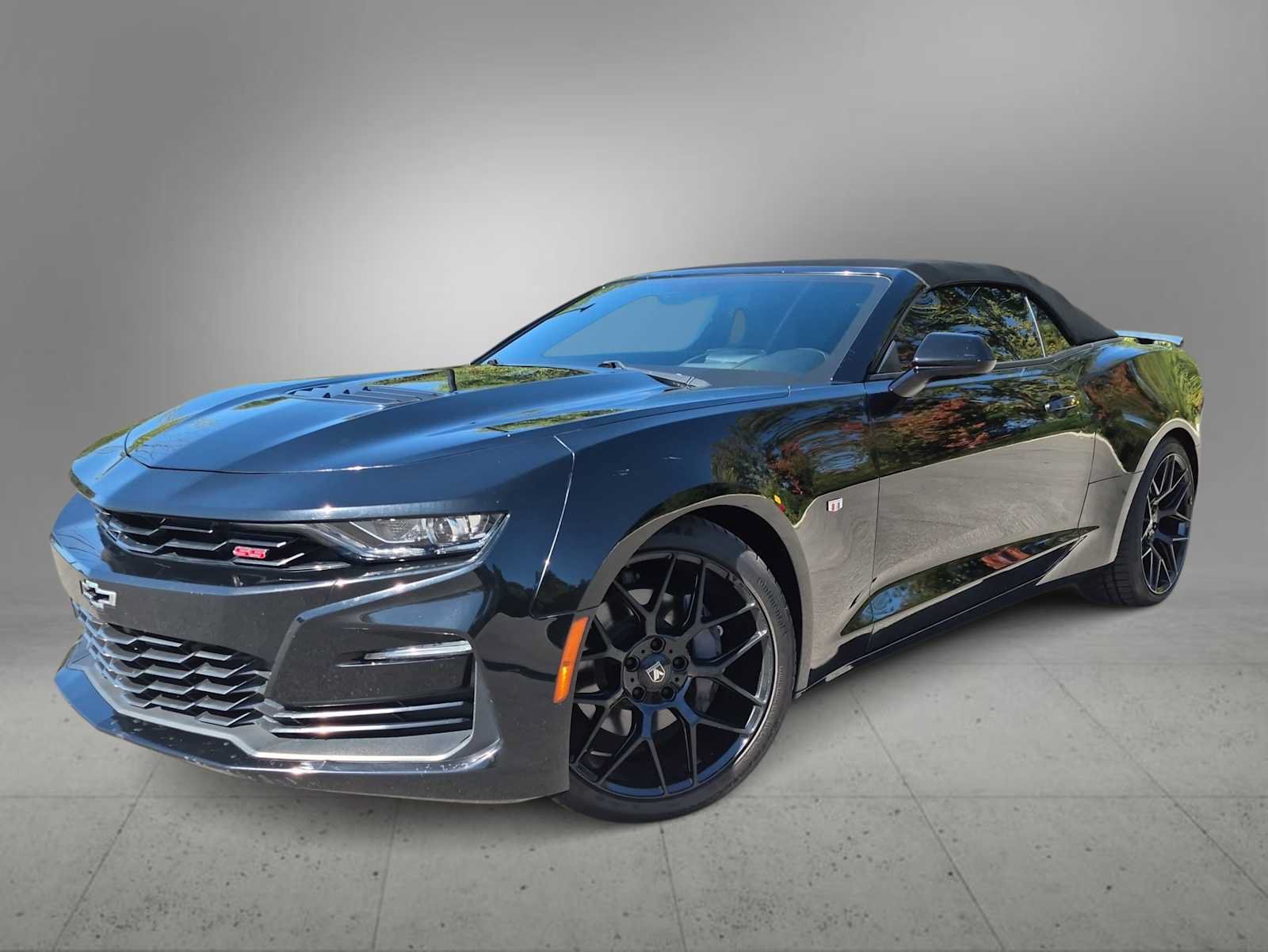 Used 2019 Chevrolet Camaro SS RWD image 1