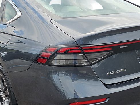 Used 2023 Honda Accord EX image 31
