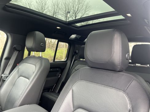 Certified 2023 Land Rover Defender 110 X-Dynamic SE AWD/4WD image 22