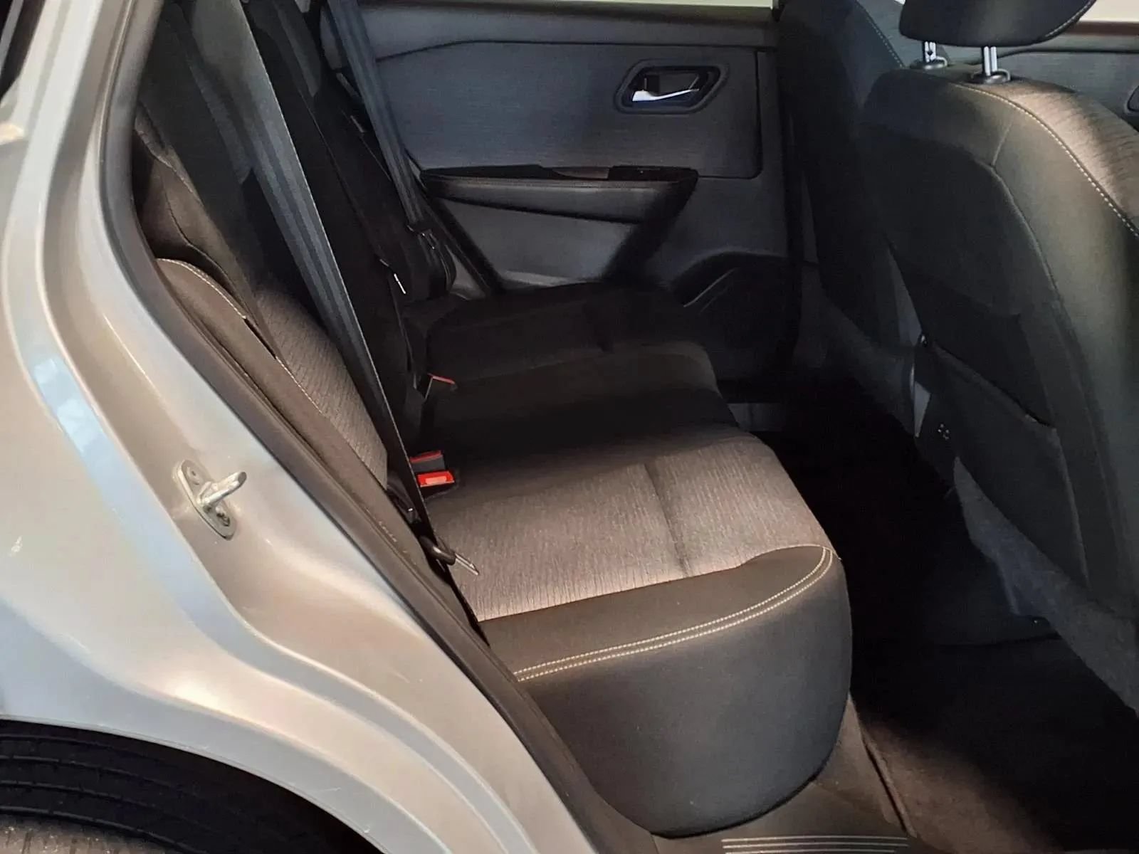 Used 2023 Nissan Rogue SV AWD/4WD image 9