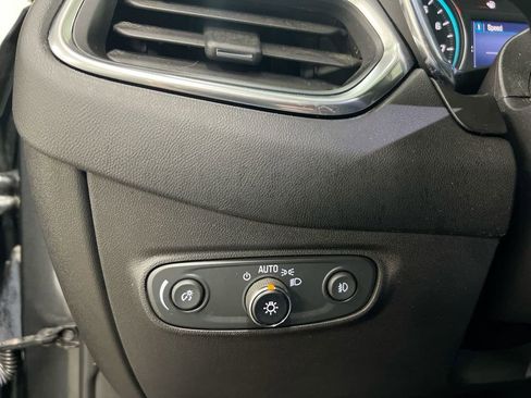 Used 2021 Chevrolet Equinox LT image 18