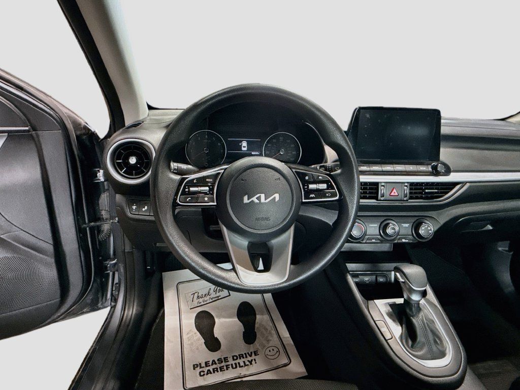 Used 2024 Kia Forte LXS w/ LXS Technology Package FWD image 12