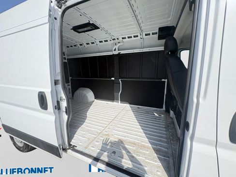 Used 2026 RAM ProMaster 2500 w/ Convenience Group FWD image 21
