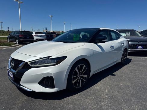 Used 2023 Nissan Maxima SL FWD image 3