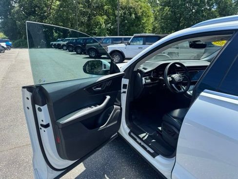 Used 2023 Audi Q8 Premium w/ Convenience Package AWD/4WD image 14