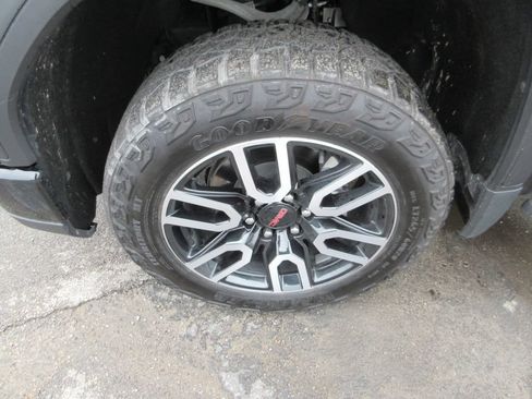 Used 2023 GMC Sierra 1500 AT4 w/ AT4 Premium Package AWD/4WD image 15