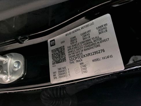 Used 2024 Chevrolet Colorado LT w/ LT Convenience Package III image 22