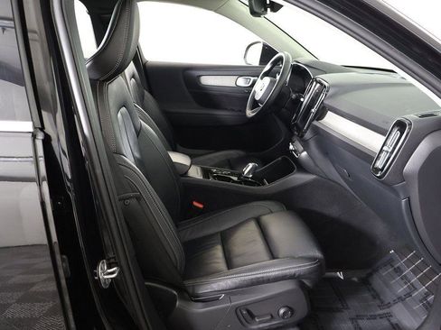 Used 2023 Volvo XC40 B5 Plus w/ Protection Package Premier image 34