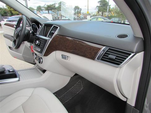 Used 2013 Mercedes-Benz ML 350 4MATIC image 47