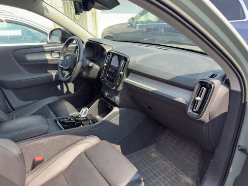 Certified 2023 Volvo XC40 B5 Plus w/ Driver Assist Package image 22