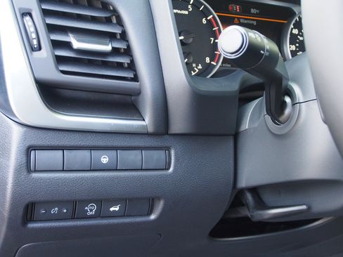 Used 2026 Nissan Rogue SV FWD image 18