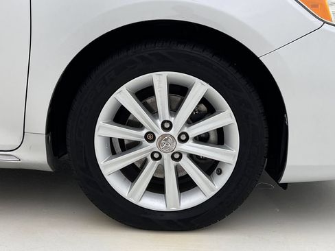 Used 2012 Toyota Camry XLE FWD image 29