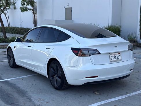 Used 2021 Tesla Model 3 Standard Range Plus RWD image 4