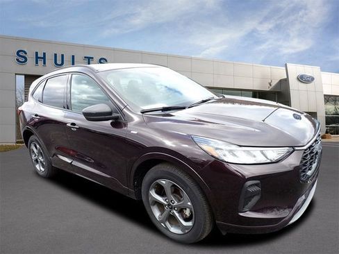 Certified 2023 Ford Escape ST-Line w/ Tech Pack #1 AWD/4WD image 3