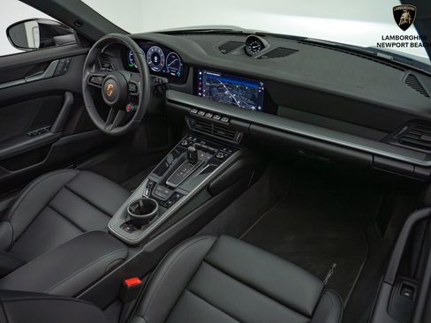 Used 2025 Porsche 911 Carrera image 21