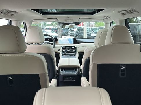 New 2025 Nissan Armada Platinum image 34