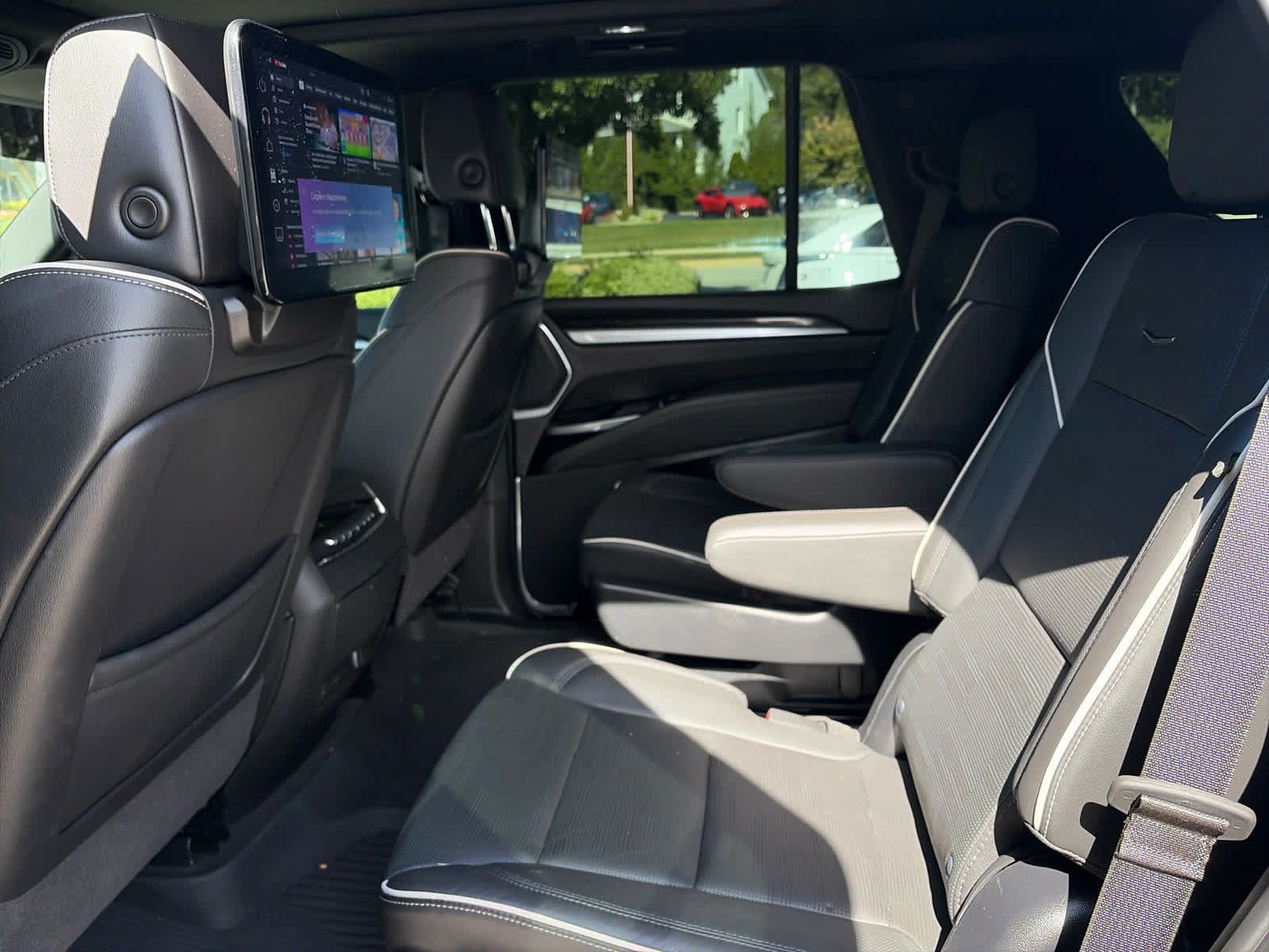 Certified 2025 Cadillac Escalade Premium Luxury w/ Touring Package AWD/4WD image 10