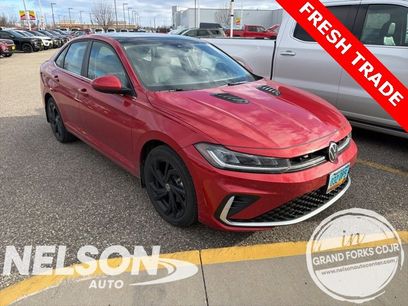 Used 2025 Volkswagen Jetta SE w/ Sunroof Package