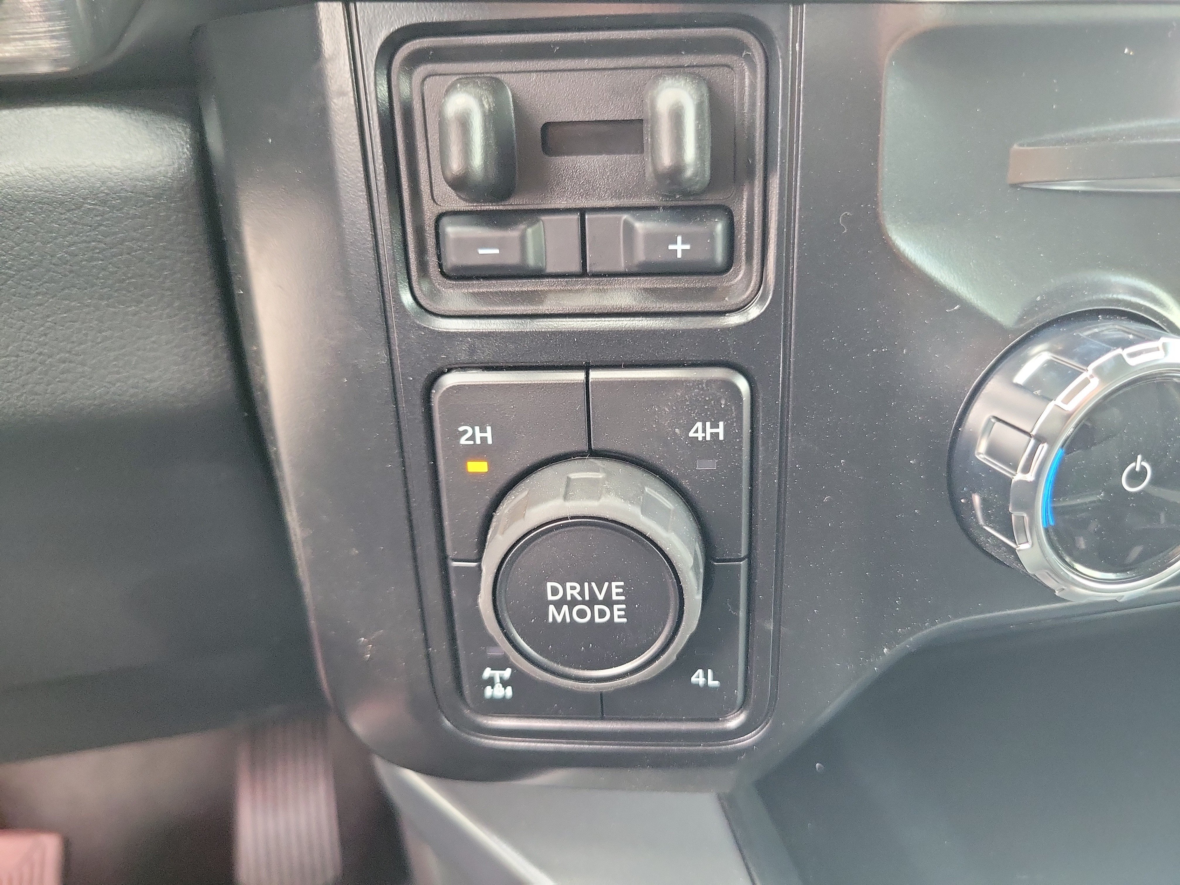 New 2026 Ford F250 Lariat w/ Black Appearance Package AWD/4WD image 18