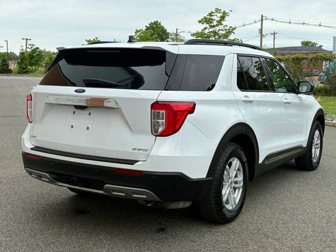 Used 2021 Ford Explorer XLT w/ Equipment Group 202A AWD/4WD image 5