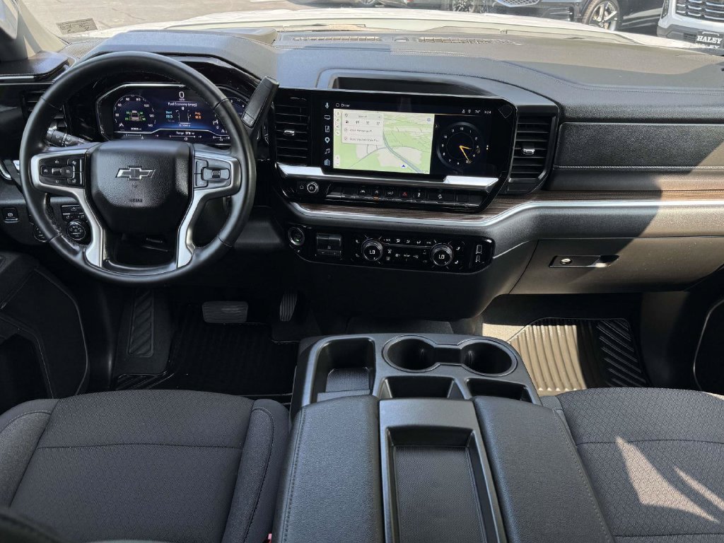 Used 2025 Chevrolet Silverado 1500 RST w/ Z71 Off-Road Package AWD/4WD image 3