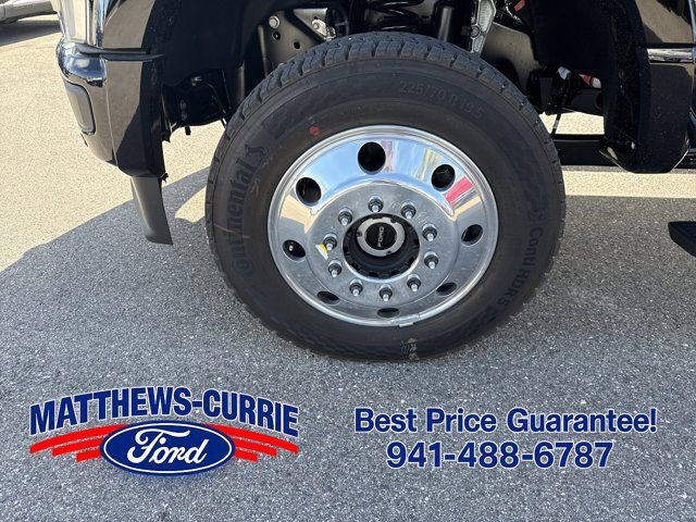 New 2027 Ford F450 Platinum w/ FX4 Off-Road Package AWD/4WD image 18
