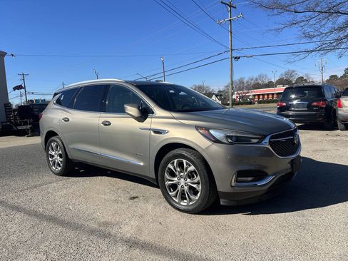 Used 2018 Buick Enclave Avenir w/ Avenir Technology Package image 4