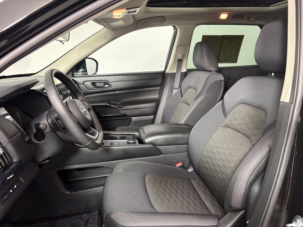 Used 2025 Nissan Pathfinder SV w/ SV Premium Package AWD/4WD image 24
