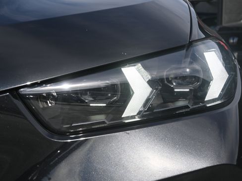 Used 2024 BMW X5 xDrive40i w/ M Sport Package AWD/4WD image 31