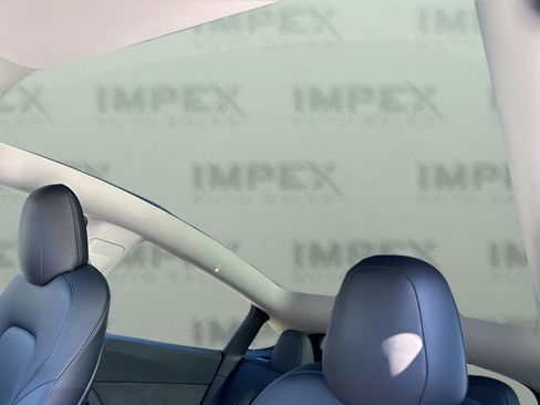Used 2022 Tesla Model Y Performance image 11
