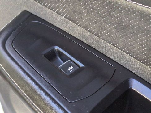 Used 2024 Volkswagen Atlas SE image 39