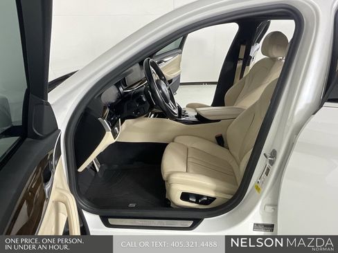 Used 2020 BMW 540i w/ Premium Package image 11