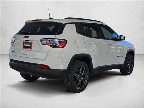New 2026 Jeep Compass Latitude image 2