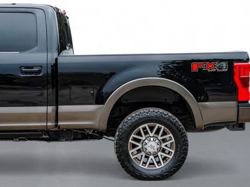 Used 2017 Ford F250 King Ranch w/ King Ranch Ultimate Package AWD/4WD image 11