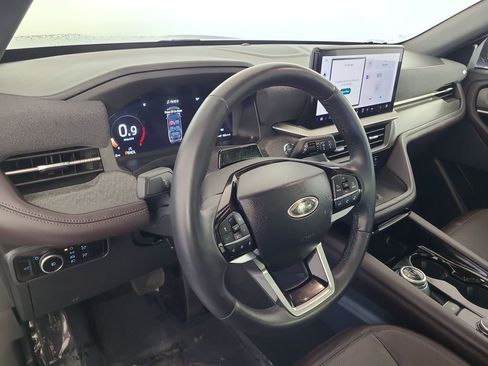 Used 2025 Ford Explorer Platinum w/ LUX Leather Package image 14