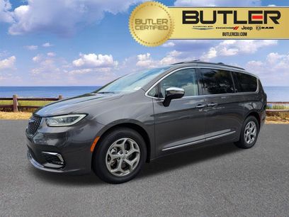 Used 2023 Chrysler Pacifica Limited